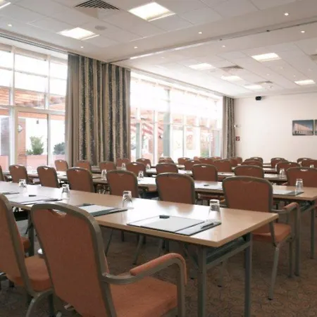 Leonardo Center Hotell 4*