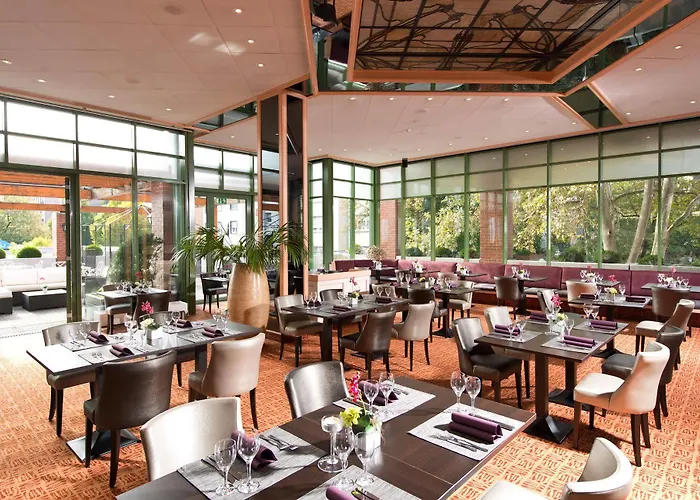 Hotel Leonardo Center 4*